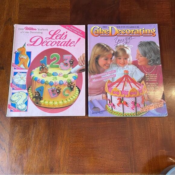 Wilton Cake Decorating Magazines 1983 and 1988 Yearbook Carousel Cake Candy - Picture 1 of 9